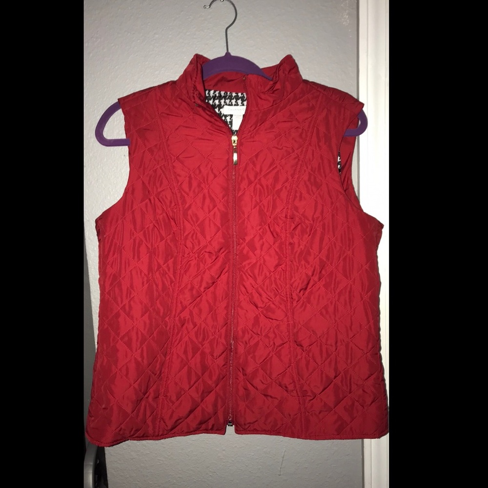 Sleeveless jacket